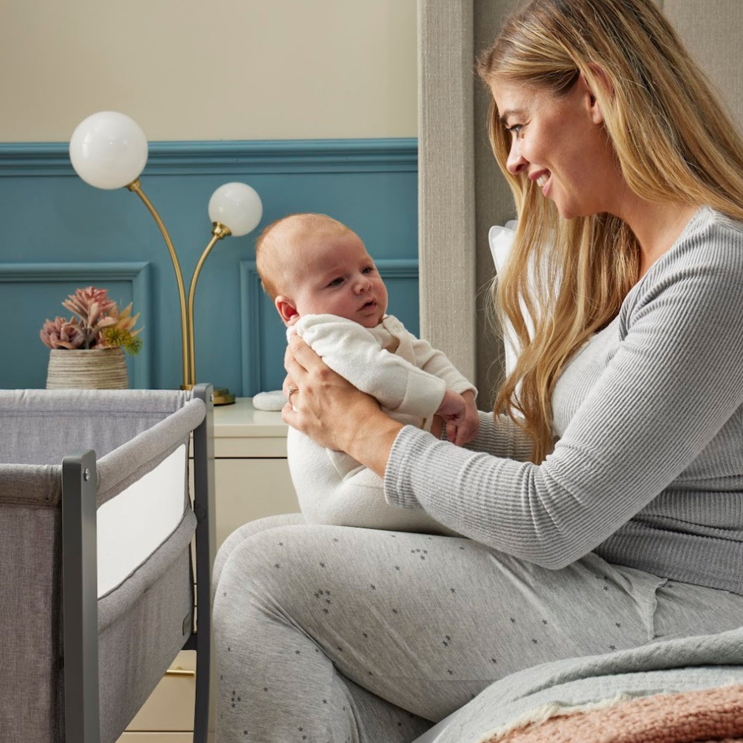 Shnuggle Air Lite Bedside Crib, Grey