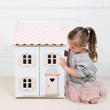 Le Toy Van Rose Heart Wooden Dolls House