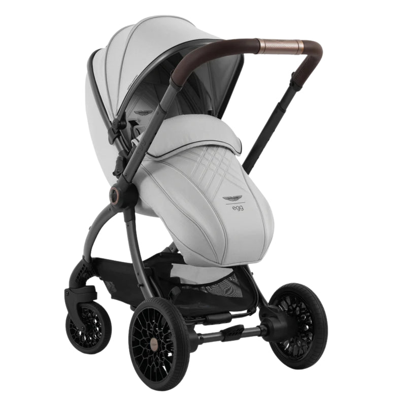 egg3® Aston Martin - with Cybex Cloud T