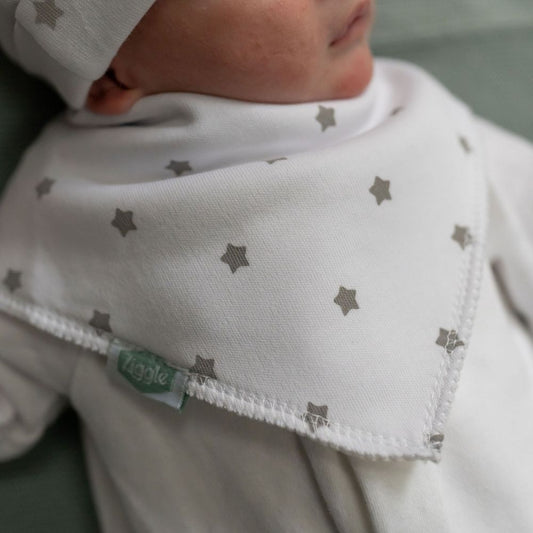 Ziggle Bandana Dribble Bib, White/Grey Stars