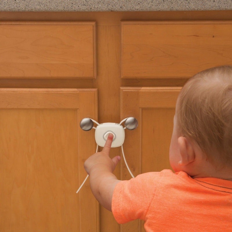 Safety 1st Outsmart Flex Lock