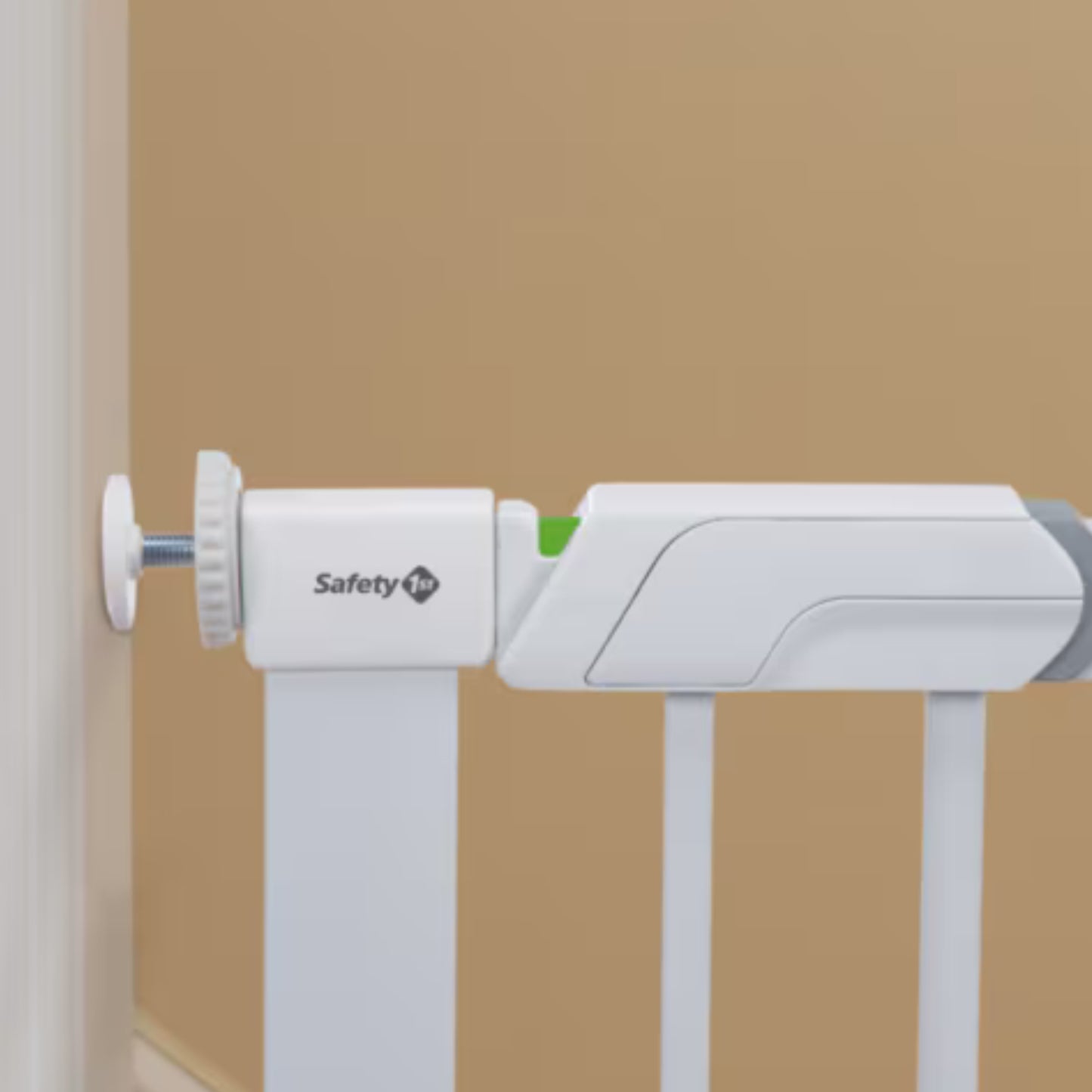 Safety 1st Flat Step Metal Gate, White