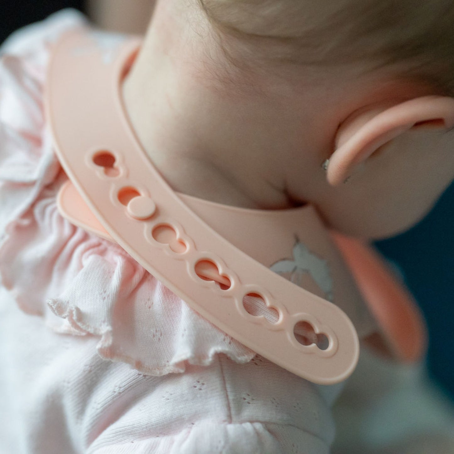 Ziggle Catch It Silicone Bib, Pink Bunnies