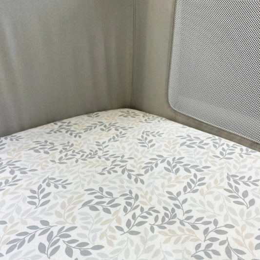 Shnuggle Air Lite Crib Sheets, Leaf
