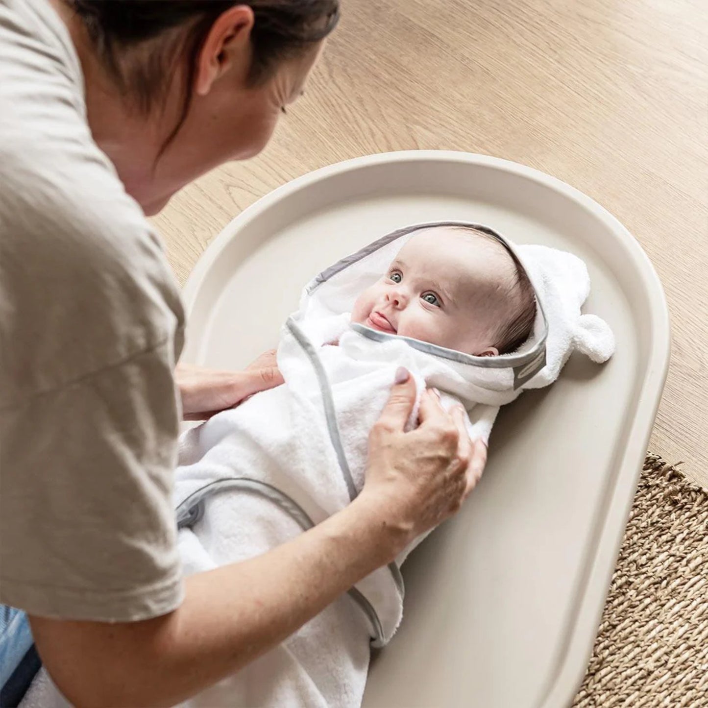 Shnuggle Complete Newborn Bundle