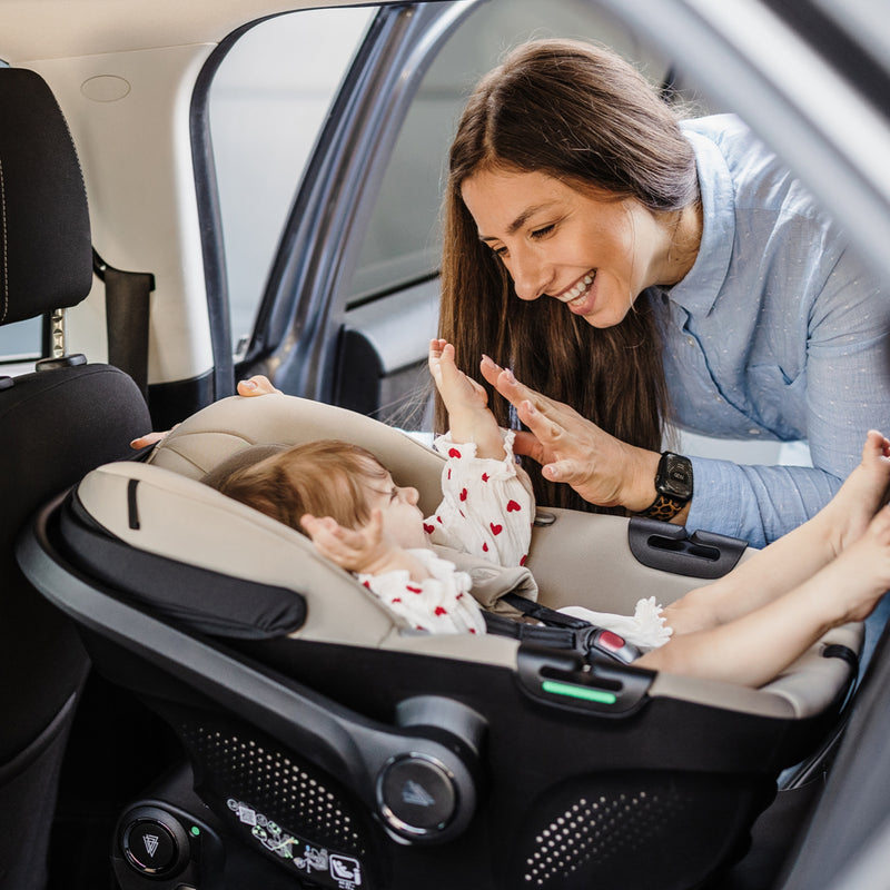Venicci Tiago i-Size Car Seat & ISOFIX Base