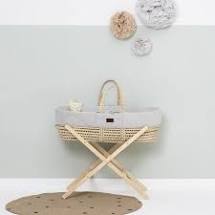 The Little Green Sheep Quilted Moses Basket & Mattress DOVE RICE