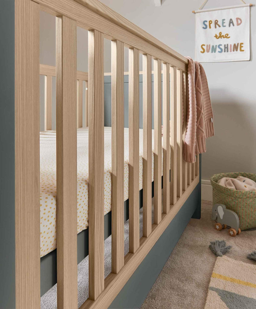 Mamas and outlet papas small cot