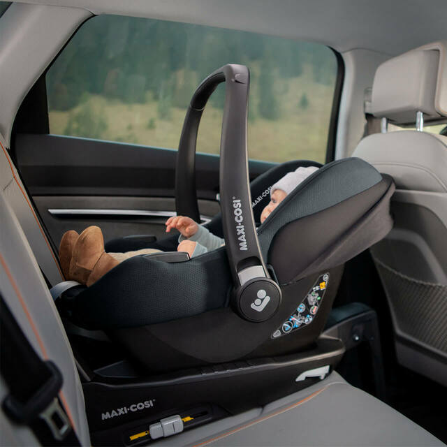 Maxi Cosi Cabriofix i-Size Car Seat, Essential Graphite